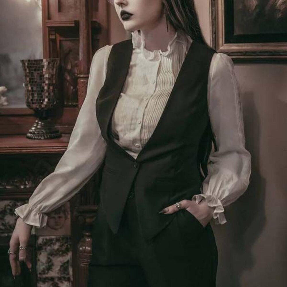 Lively Ghosts Jigsaw vest - size 4x - black plus size goth vest